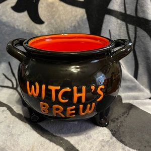 Ceramic “Witches Brew” caldron Michaels 3021